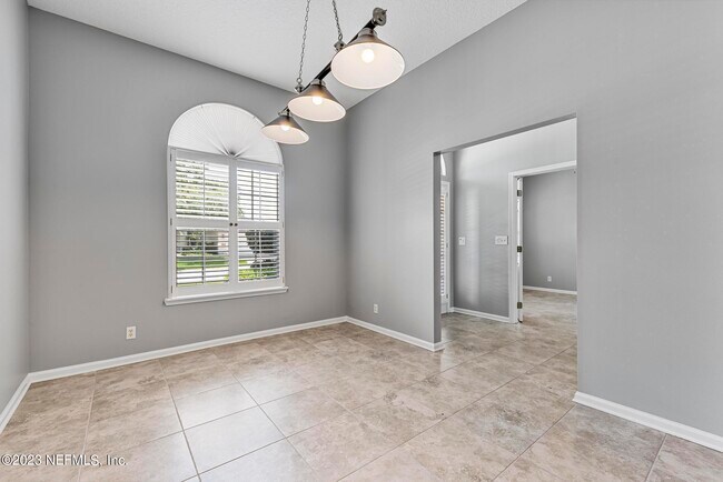Building Photo - 13021 Chets Creek Dr S