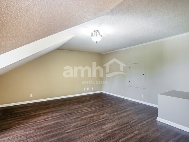 Building Photo - 3494 Sandpiper Dr