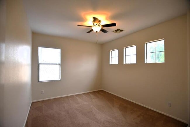Building Photo - 1646 E Hawken Pl
