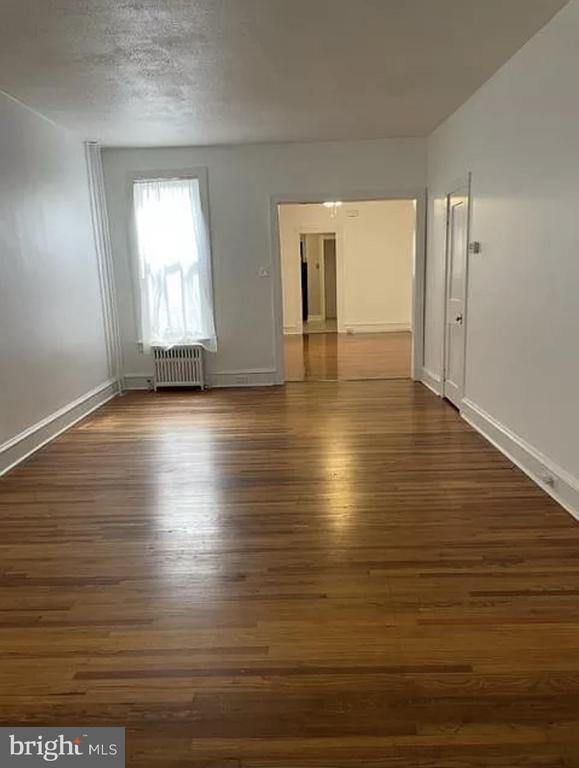 Building Photo - 166 Clymer St