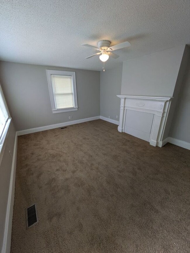 Building Photo - 2BD/2BA House in Hickory