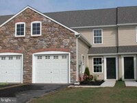 Building Photo - 422 Eisenhower Dr