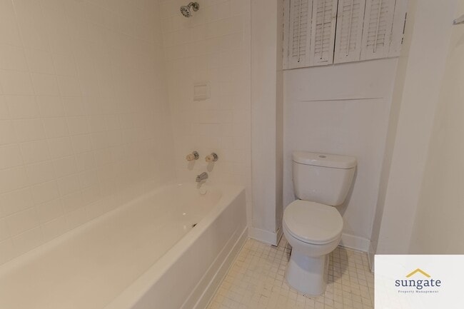 Building Photo - 2018 Griffis Ave