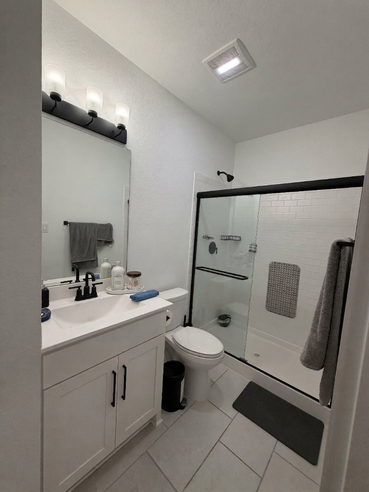 Building Photo - 733 Faith Bud Ln