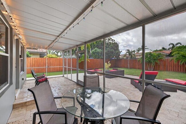 Building Photo - 2407 NE 17th Terrace