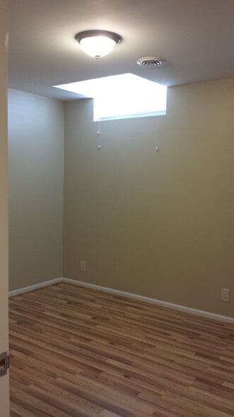 Building Photo - 430 N Washington