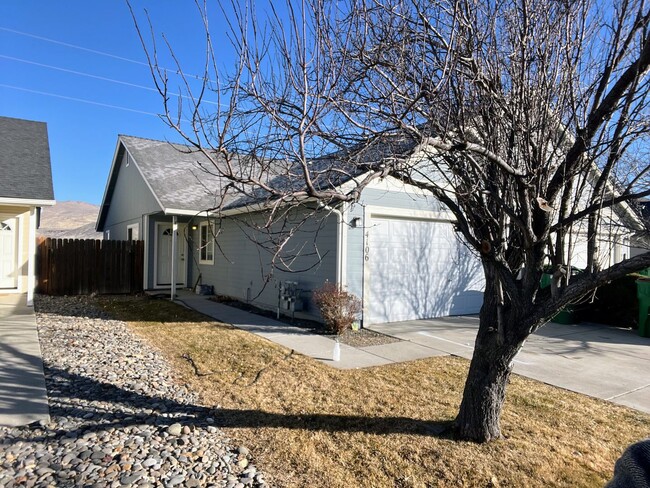 Primary Photo - cute duplex in north carson