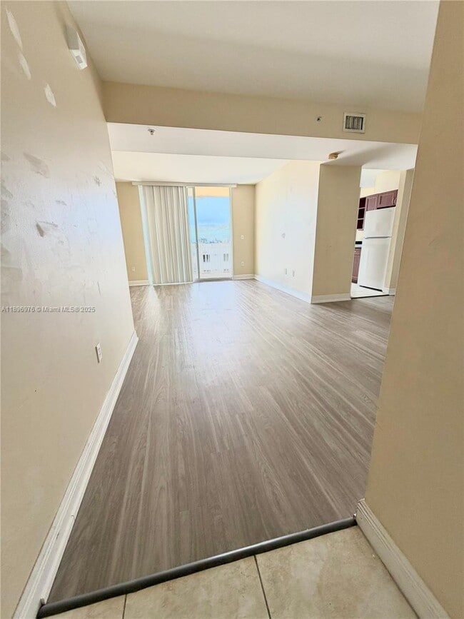 Building Photo - 2425 SW 27th Ave