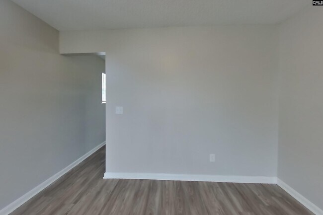 Building Photo - 308 Fox Trot Dr