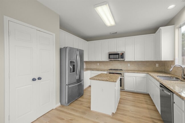 Building Photo - 9107 Huckinston Ct