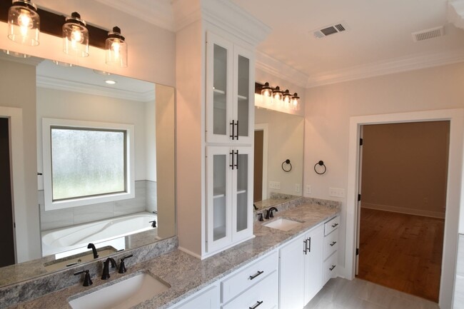 Building Photo - First Months Rent  Move In Special just $1799