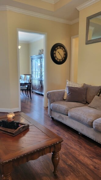 Building Photo - 7301 Anna Rose Dr