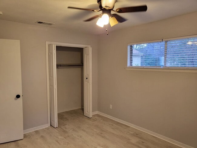 Building Photo - 1713 Chip-N-Dale Dr