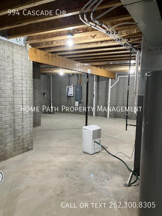 Building Photo - 994 Cascade Cir