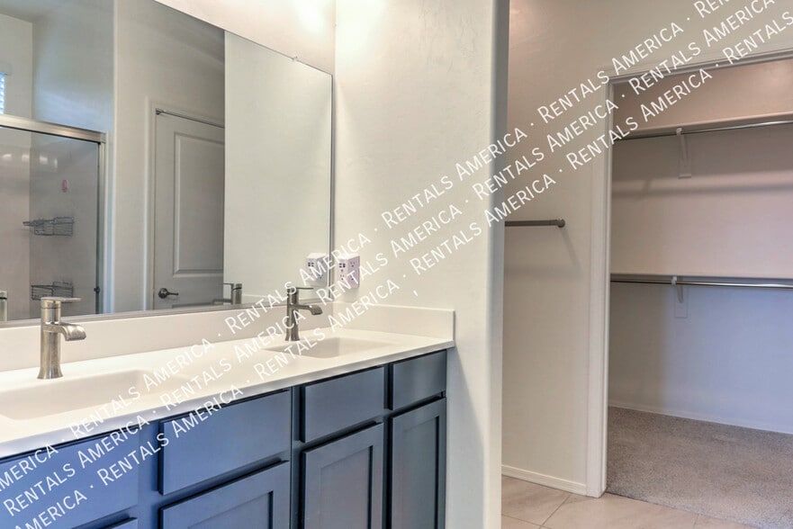 Building Photo - 5525 W San Francisco Trl