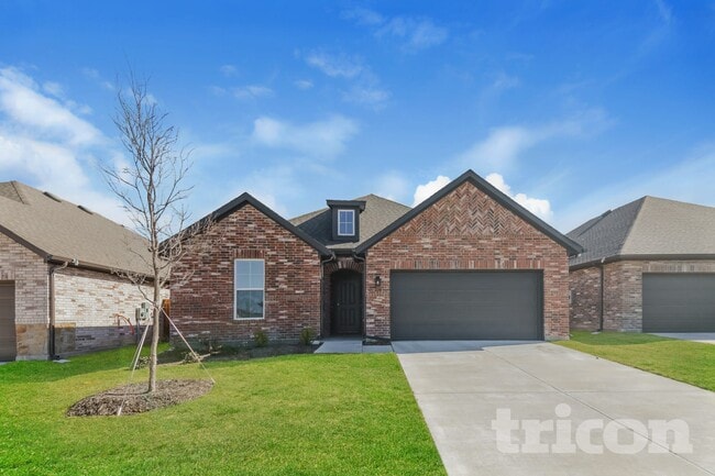 Building Photo - 8216 Brookhaven Dr