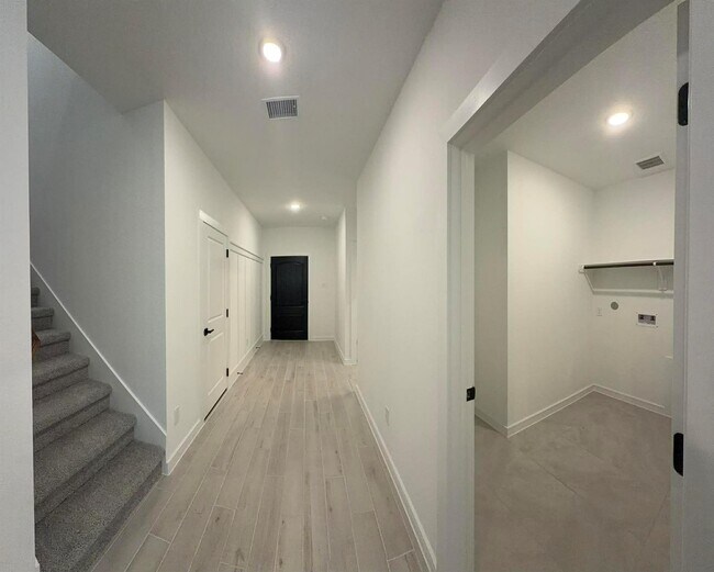 Building Photo - 4727 Bay Vista Dr