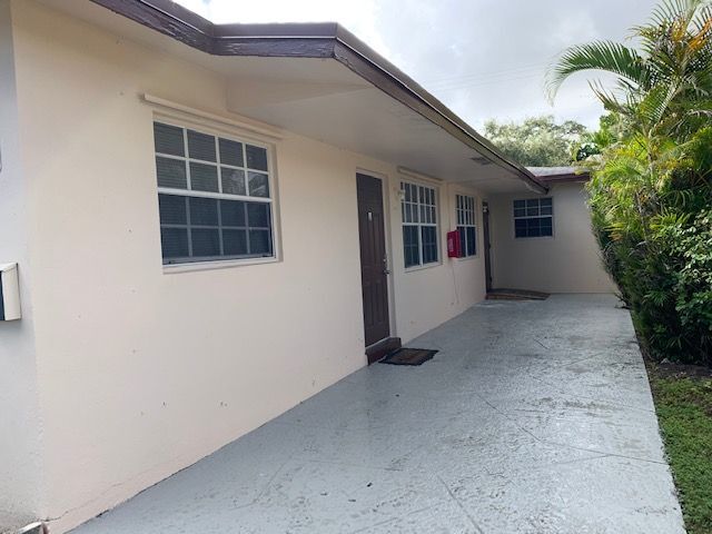 Building Photo - 1125 NW 5th Ave