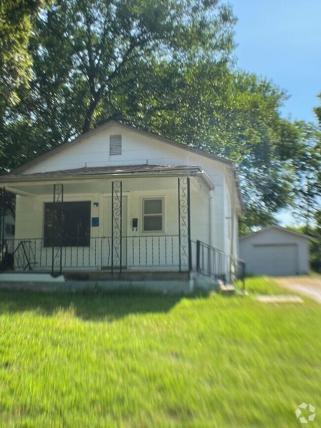 Building Photo - $550 - 1 Bed/ 1 Bath House in Independence
