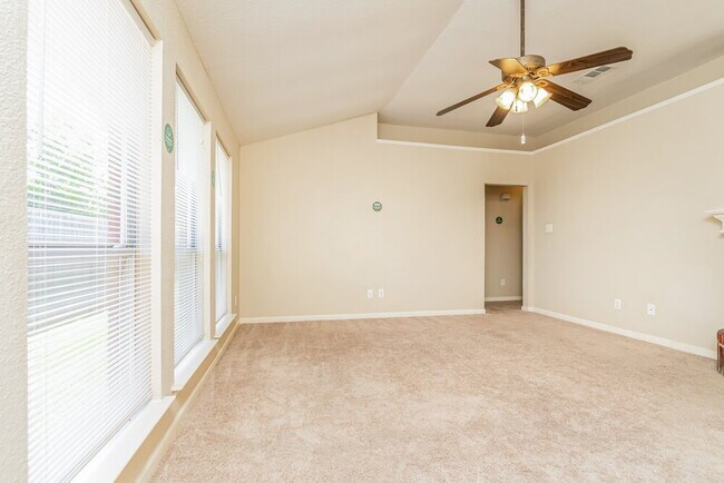 Building Photo - 6329 Glen Knoll Dr