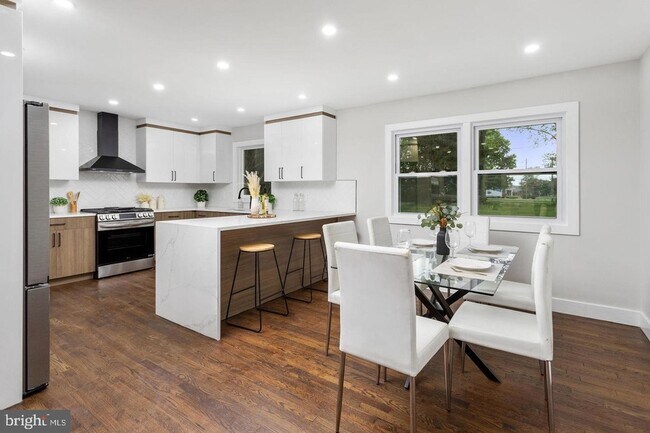 Building Photo - 6 Ryan Rd