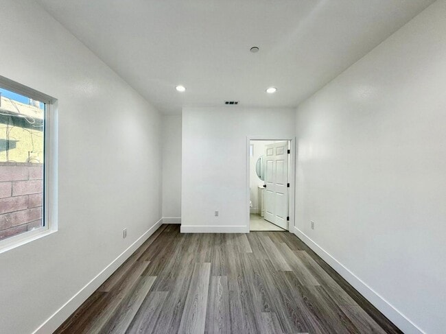 Building Photo - 11522 June St