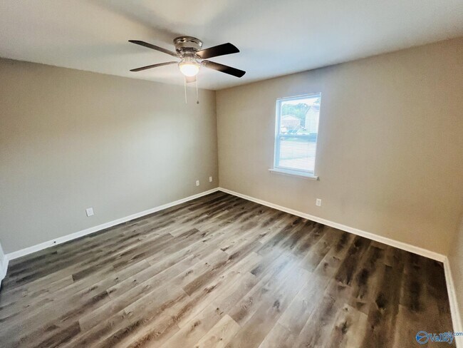 Building Photo - 1807 Graymont Ln SW