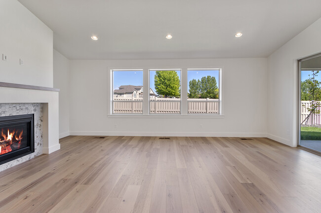 Building Photo - 4646 S Selatir Way