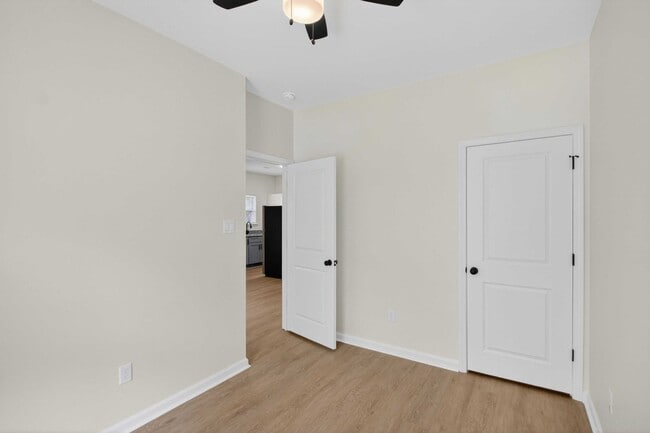 Building Photo - 2005-2007 Scotty Ct