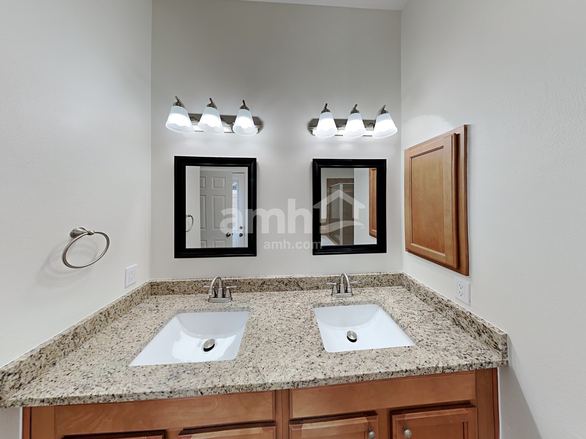 Building Photo - 30919 Blue Ridge Park Ln