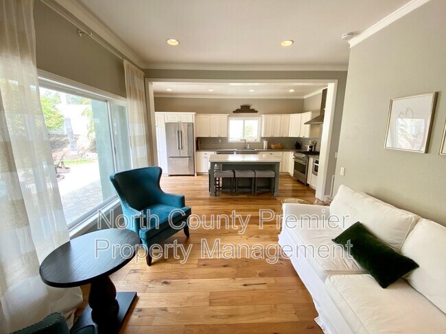 Building Photo - 2767 Southampton Rd