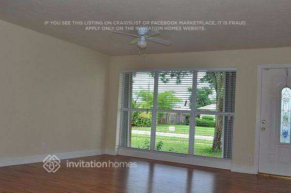 Building Photo - 1755 SW 37th Way