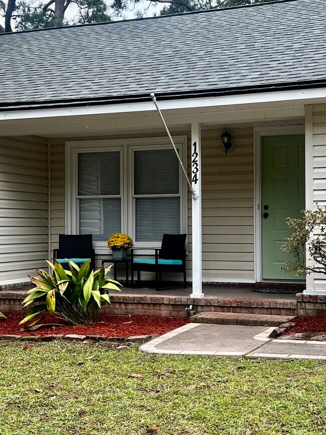 Primary Photo - 1234 Island View Dr