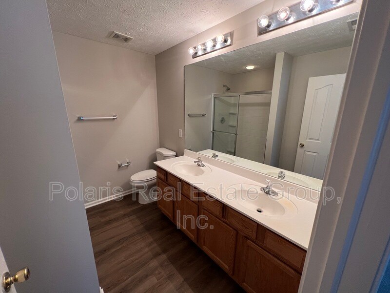 Building Photo - 8428 Clayhurst Dr