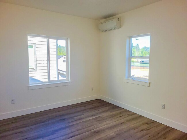 Building Photo - 135 Sweet Ln