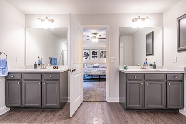 Building Photo - 176 Tybee Dr