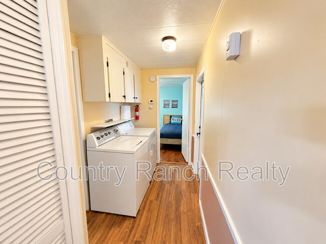Building Photo - 1635 Yale Dr