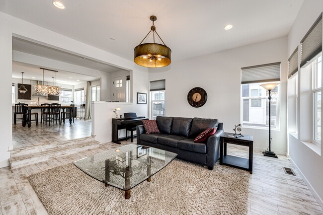 Building Photo - 8881 Southurst St