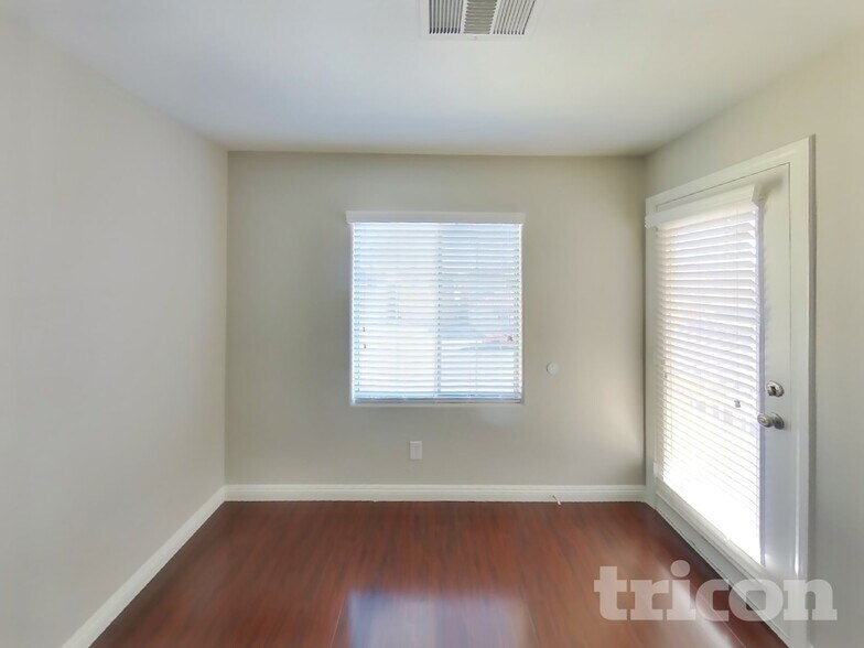 Building Photo - 3643 Sanwood St