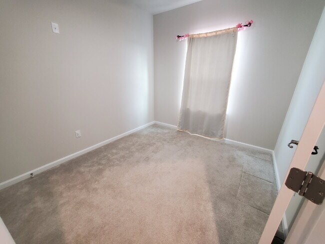 Building Photo - Beautiful 3-Bedroom Townhouse in Swedesboro, NJ - Modern Living with 2.5 Baths and 2,307 Sq Ft!