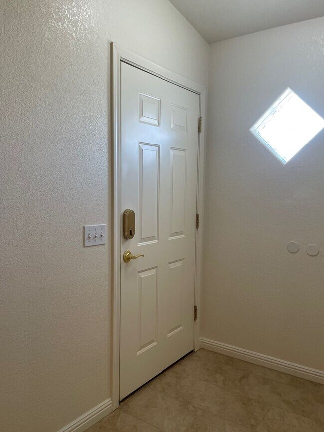 Building Photo - Coming Soon! DO NOT DISTURB TENANTS!