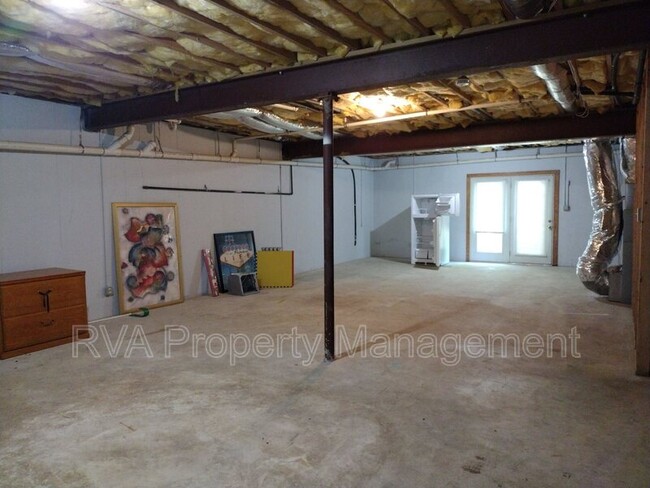 Building Photo - 5815 Meadowood Pl