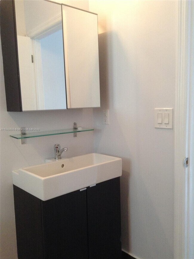 Building Photo - 125 NW 15th St