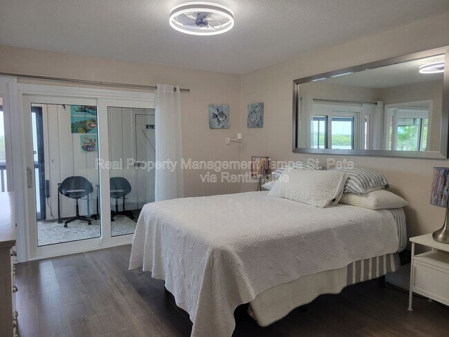 Building Photo - 823 Bahia Del Sol Dr