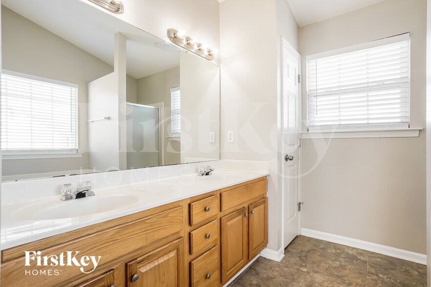 Building Photo - 7264 Great Laurel Dr