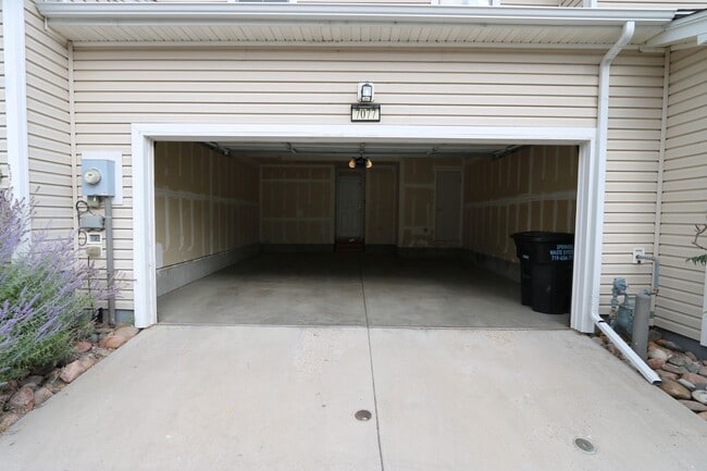 Building Photo - 3 bedroom townhome, NE Colorado Springs