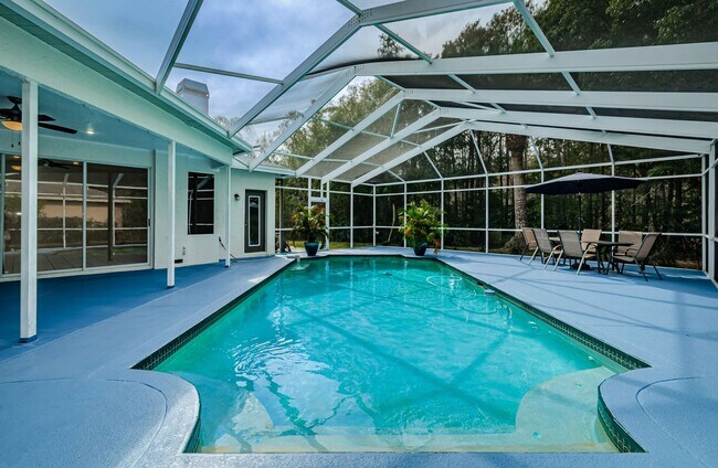 Building Photo - Pool Home in Trinity!