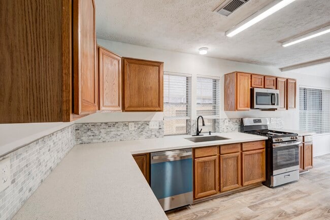 Building Photo - 16023 Williwaw Dr