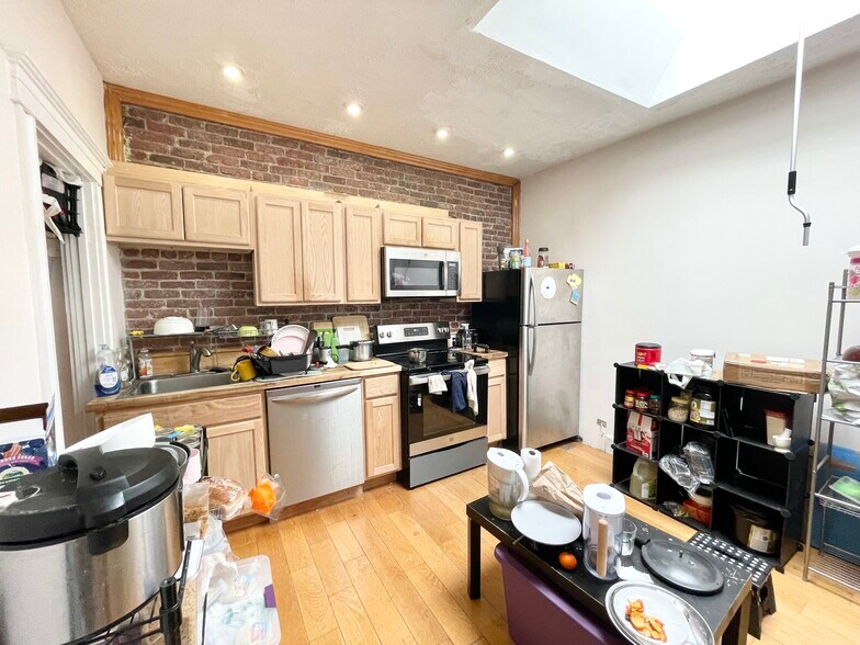 Building Photo - 24 S Huntington Ave