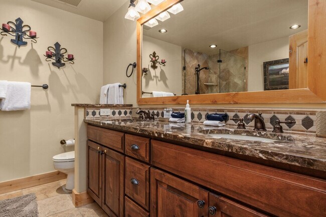 Building Photo - 2900 Blackhawk Ct